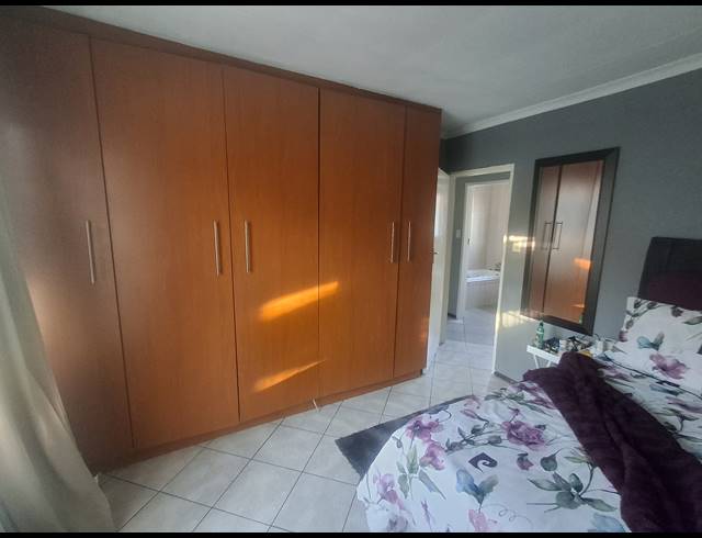 2 BEDROOM FREEHOLD FOR SALE IN CLAYVILLE